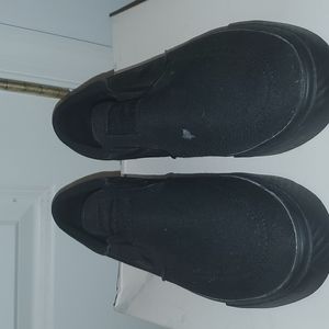 Boys Black Nike Slip In Sneakers Size 7 Youth